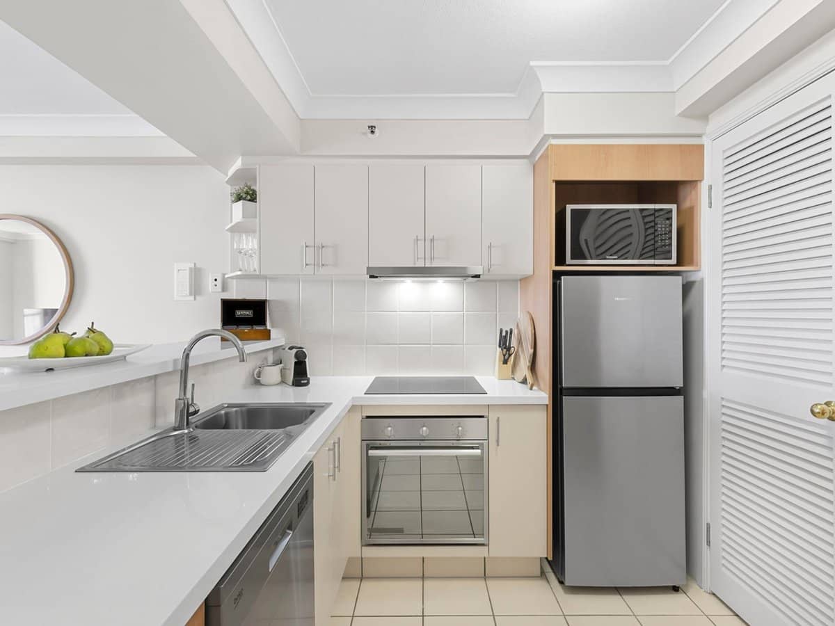 2633 Gold Coast Highway, BROADBEACH - Thumbnail 5