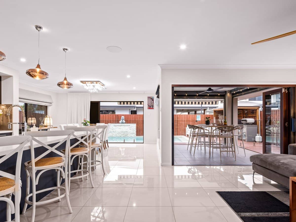 17 Forest Court, Helensvale - Thumbnail 1