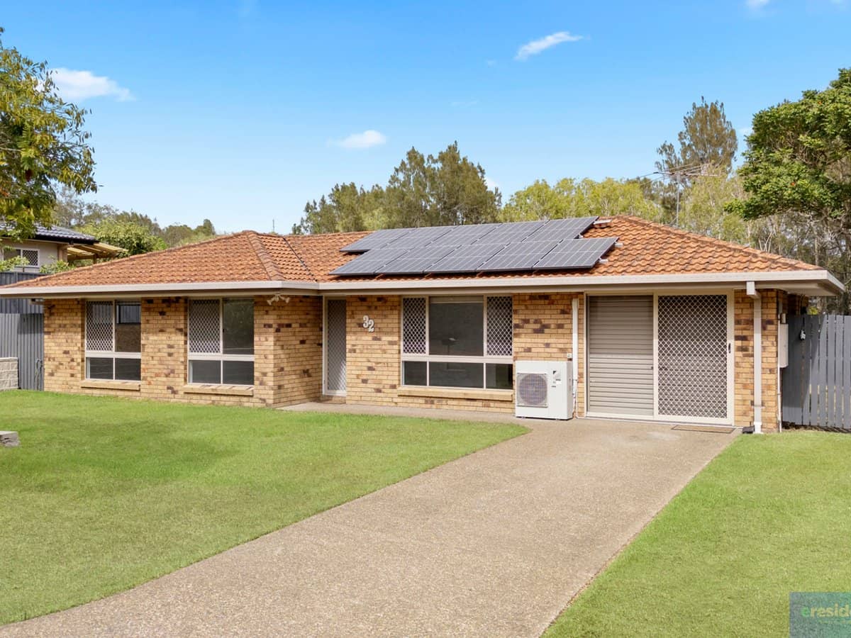 32 Leighton Drive, Edens Landing - Thumbnail 1