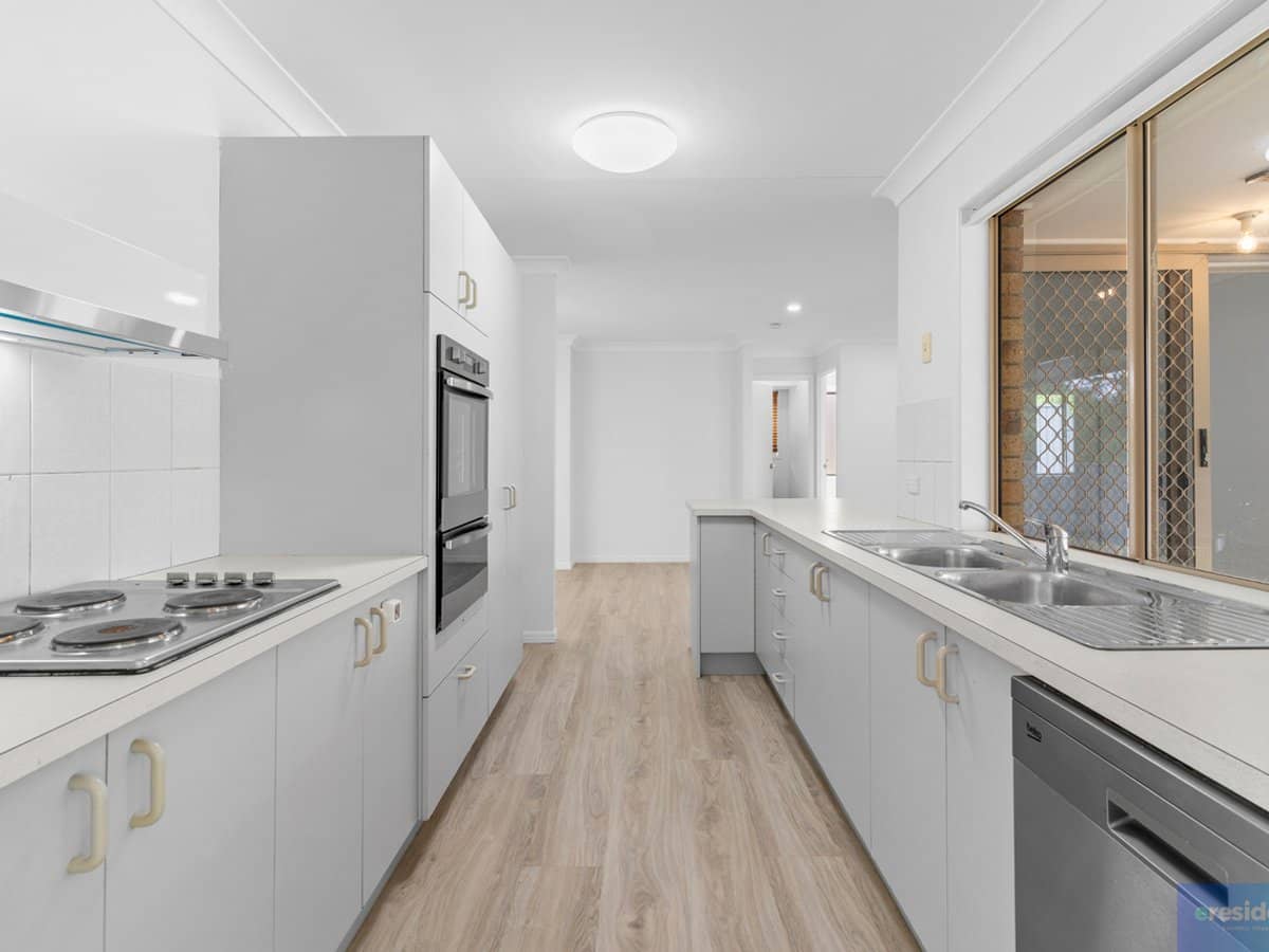 32 Leighton Drive, Edens Landing - Thumbnail 10