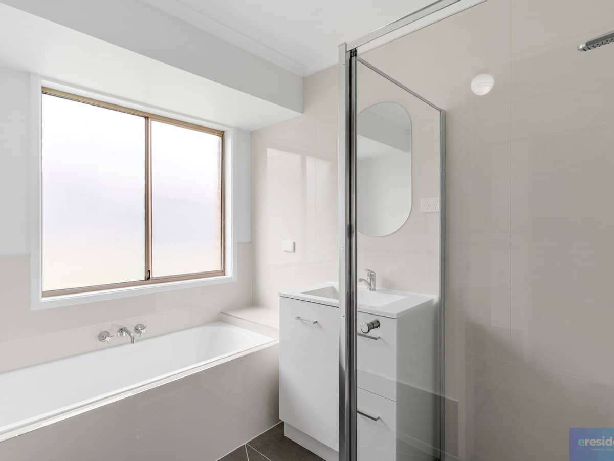 32 Leighton Drive, Edens Landing - Thumbnail 18