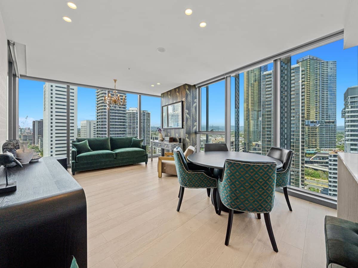 12 Philip Avenue, Broadbeach - Thumbnail 2