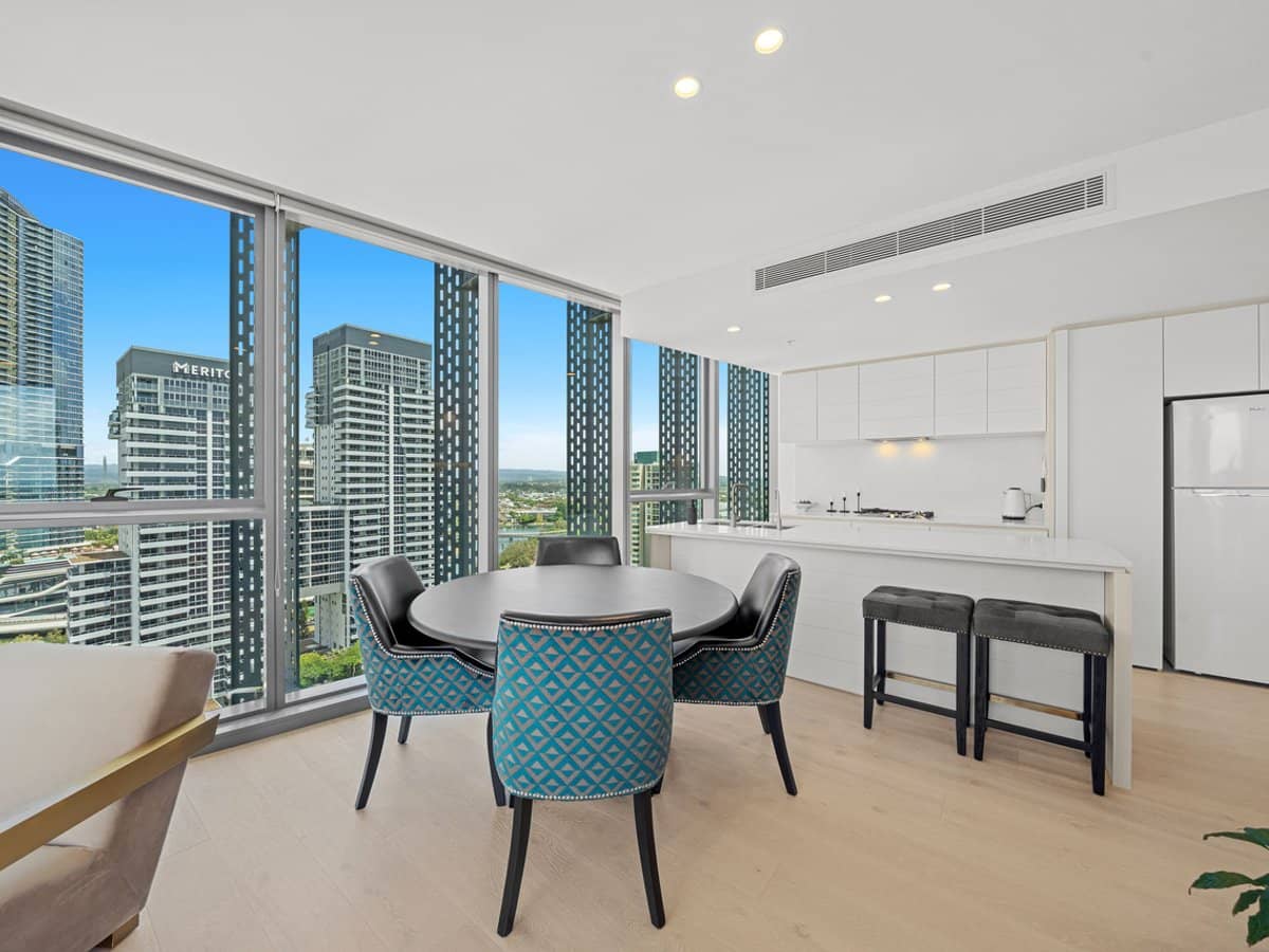 12 Philip Avenue, Broadbeach - Thumbnail 5