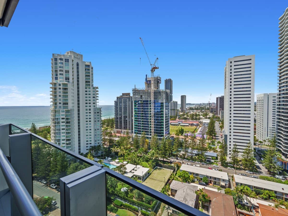 12 Philip Avenue, Broadbeach - Thumbnail 17