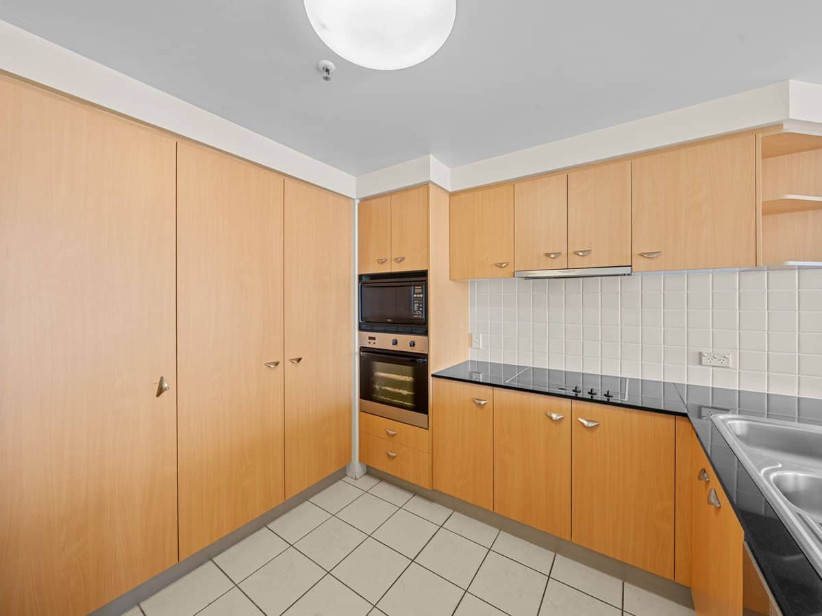 2633 Gold Coast Highway, Broadbeach - Thumbnail 11