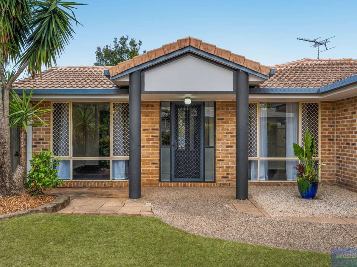 2 Leighton Drive, Edens Landing - Thumbnail 2