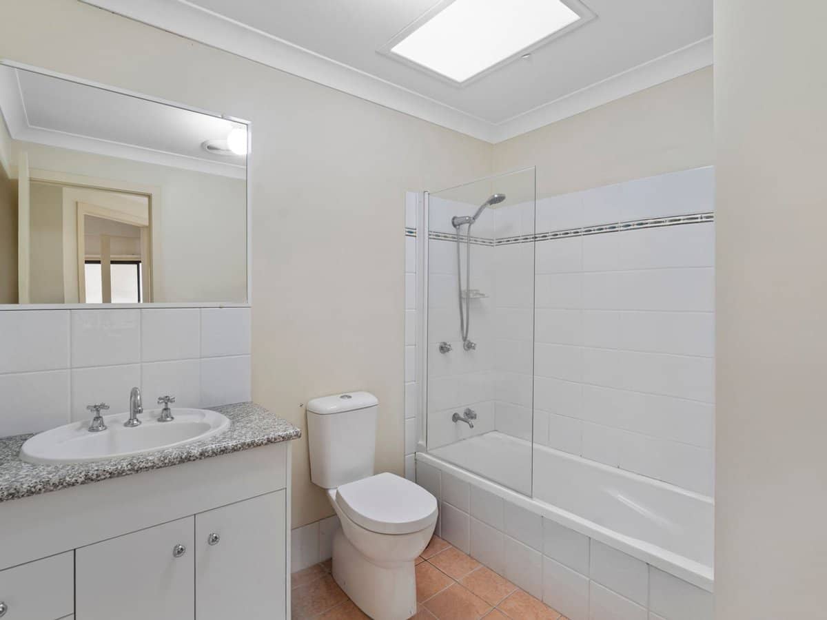 5 Brittney Court, ASHMORE - Thumbnail 14