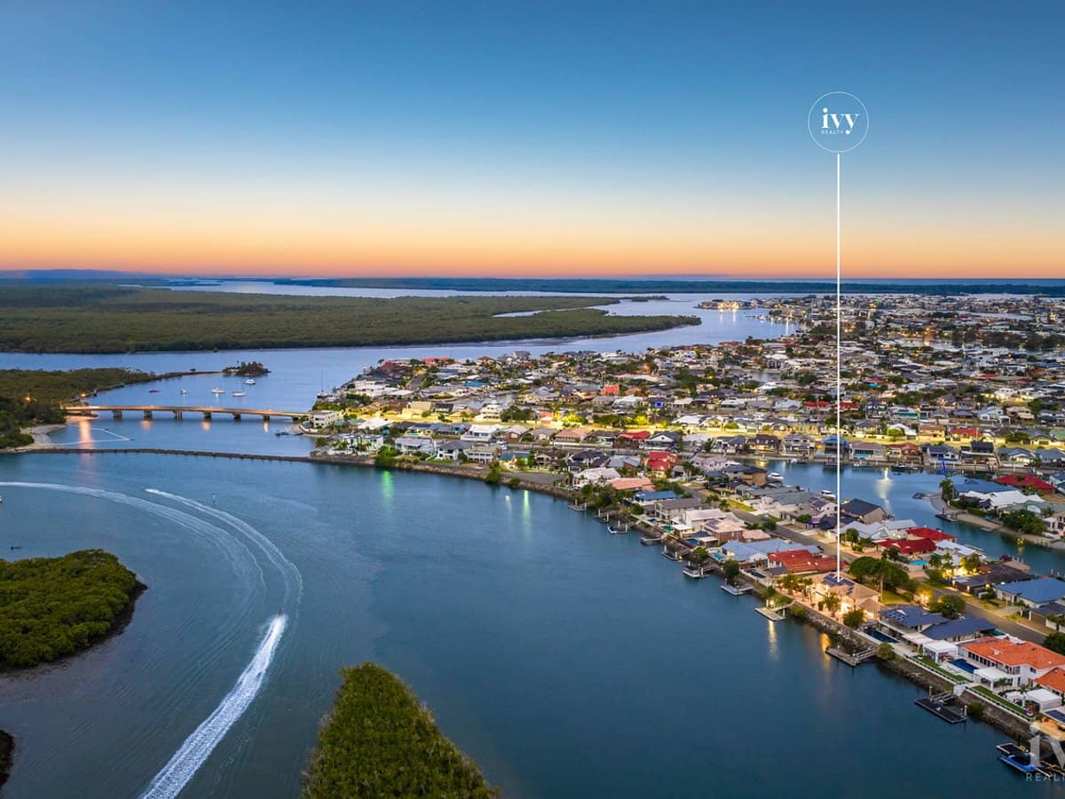 82-84 Tradewinds Avenue, Paradise Point - Thumbnail 2