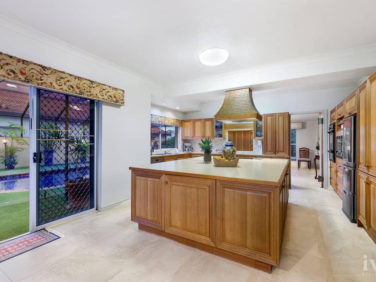 82-84 Tradewinds Avenue, Paradise Point - Thumbnail 8