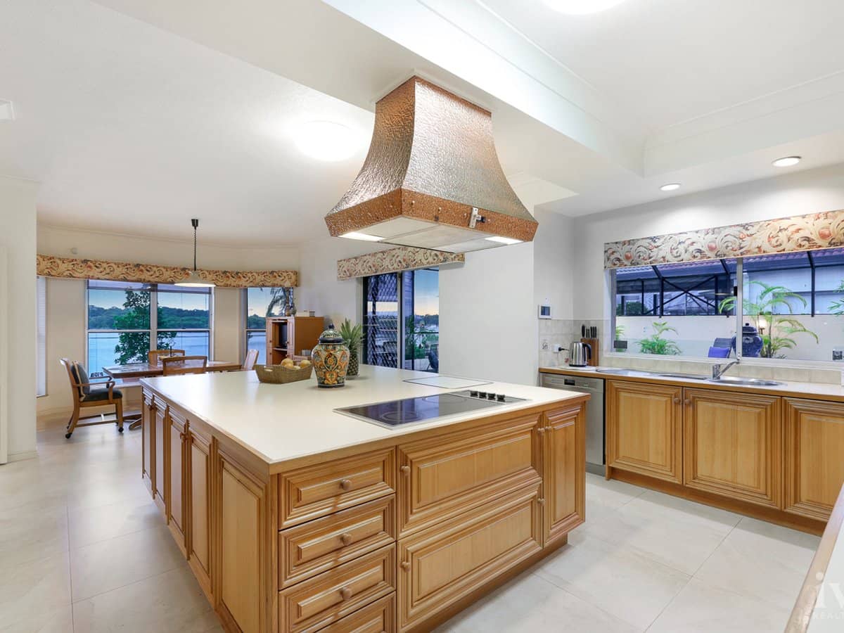 82-84 Tradewinds Avenue, Paradise Point - Thumbnail 9