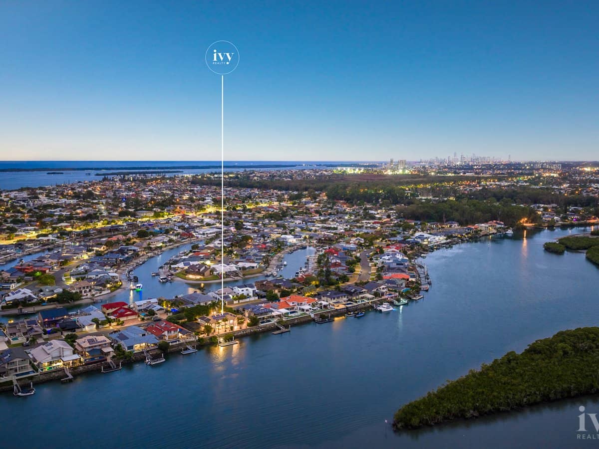 82-84 Tradewinds Avenue, Paradise Point - Thumbnail 29