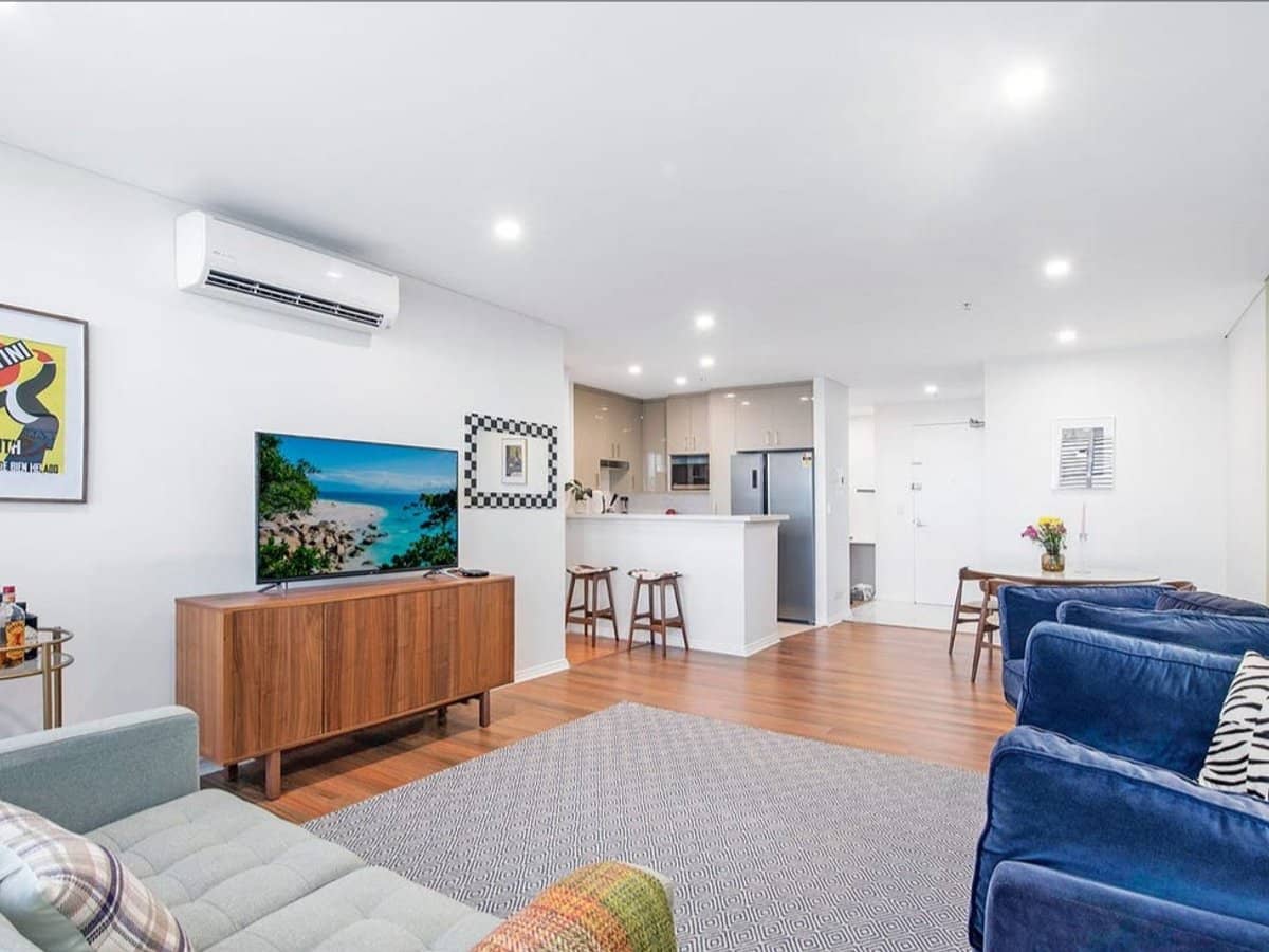 3 Como Crescent, SOUTHPORT - Thumbnail 2