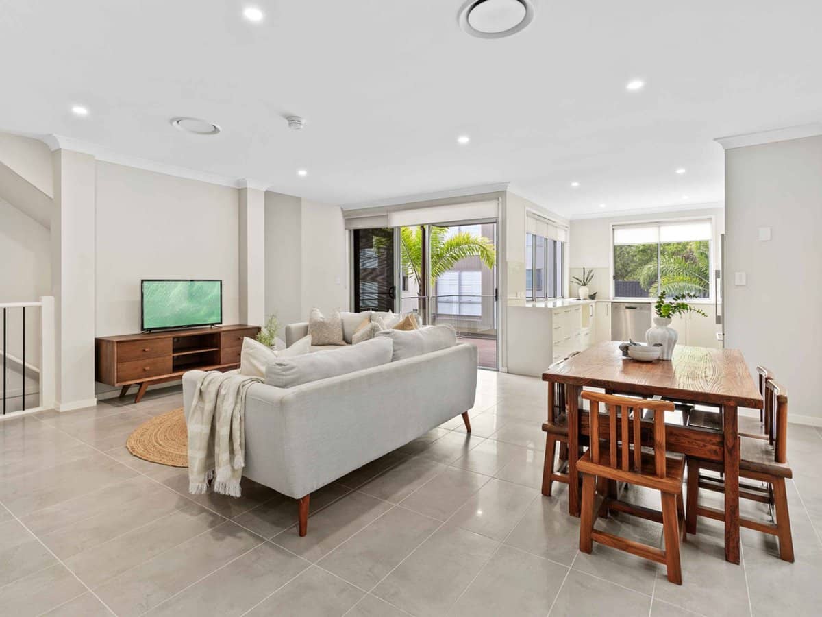 17 Great Southern Drive, ROBINA - Thumbnail 3