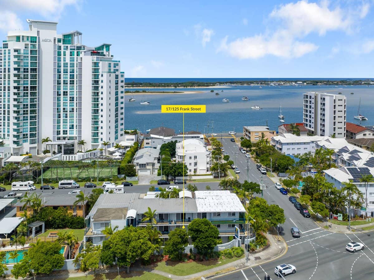 125 Frank Street, Labrador - Thumbnail 1