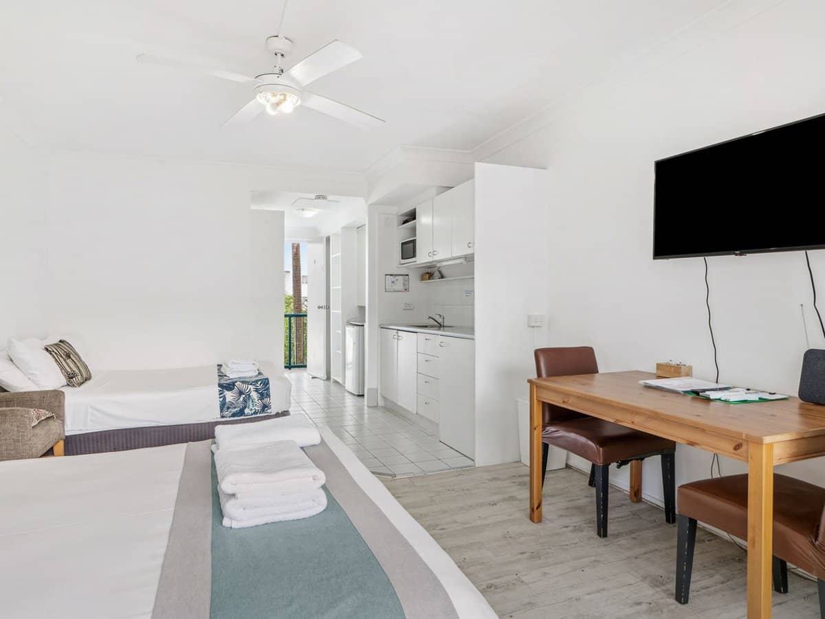 125 Frank Street, Labrador - Thumbnail 3