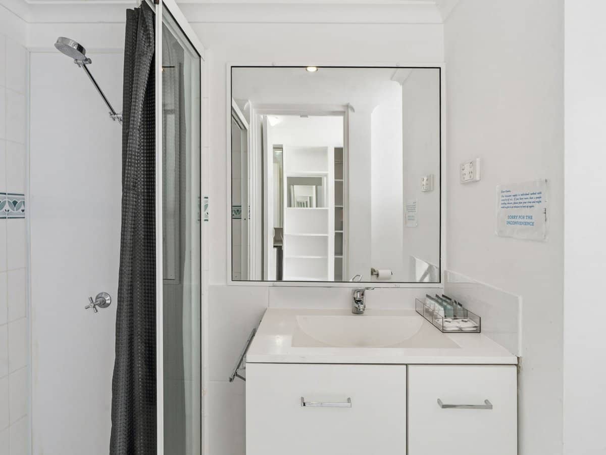 125 Frank Street, Labrador - Thumbnail 6