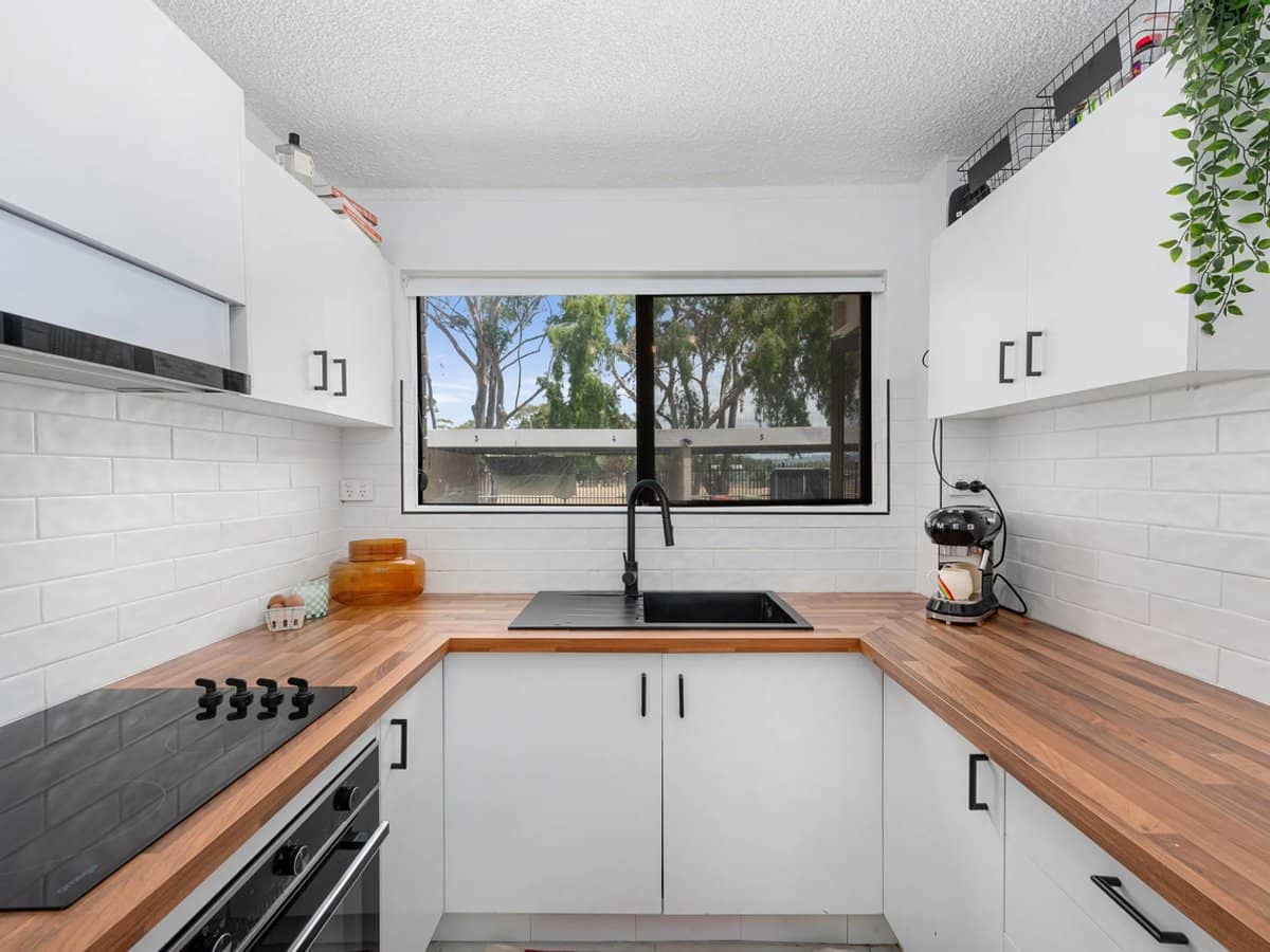 46 Oceanic Drive, MERMAID WATERS - Thumbnail 3