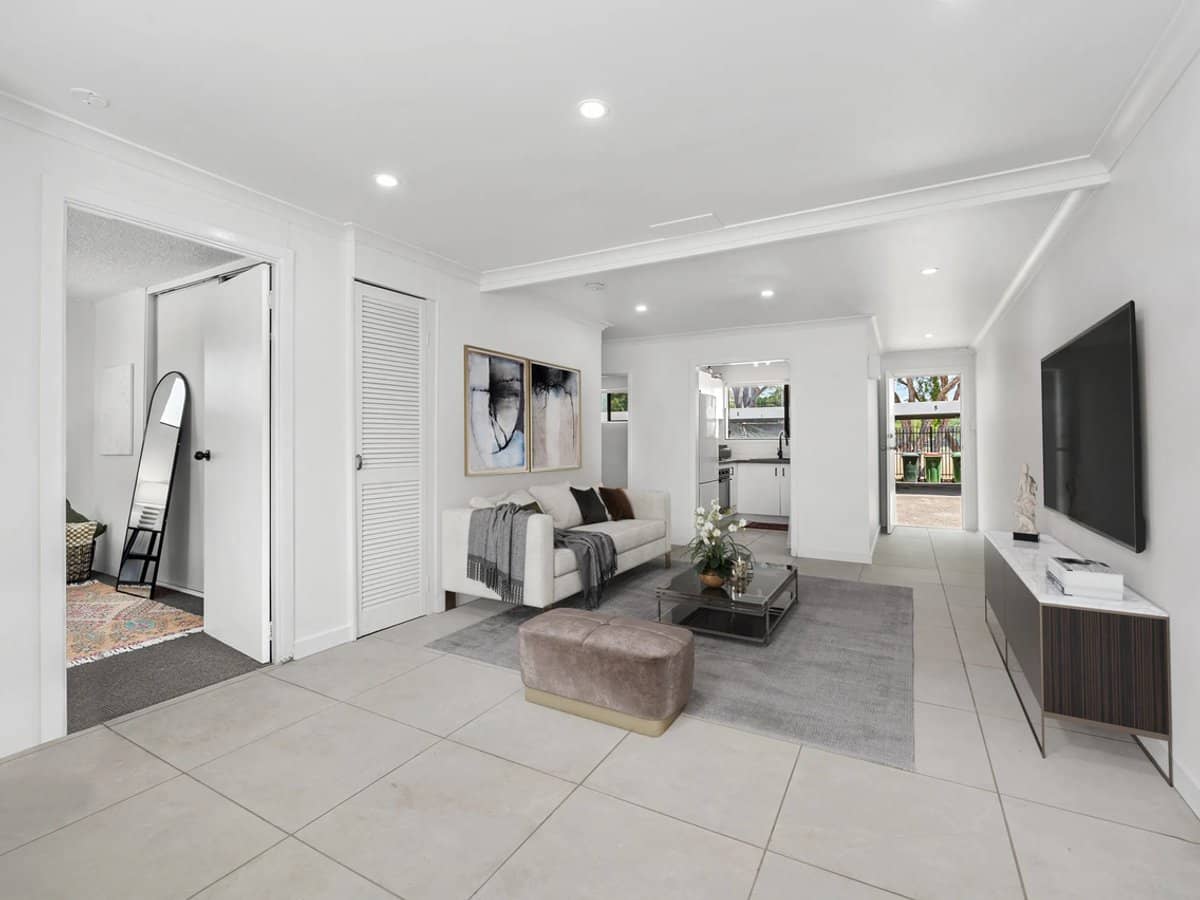 46 Oceanic Drive, MERMAID WATERS - Thumbnail 4