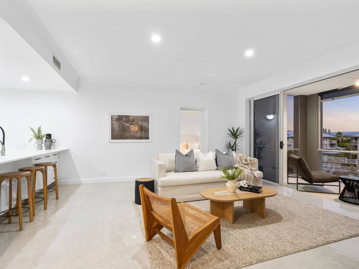 18 Canal Avenue, RUNAWAY BAY - Thumbnail 6