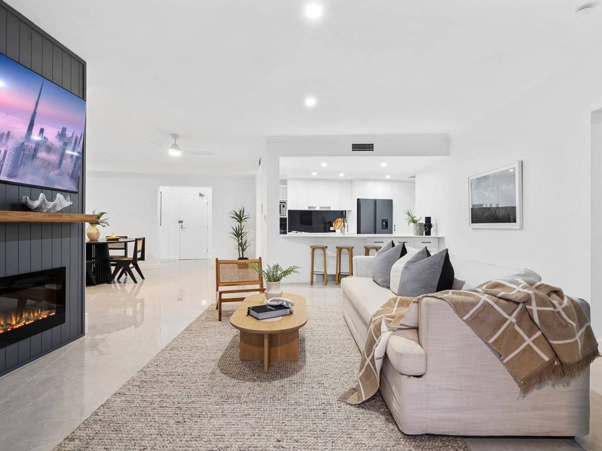 18 Canal Avenue, RUNAWAY BAY - Thumbnail 10