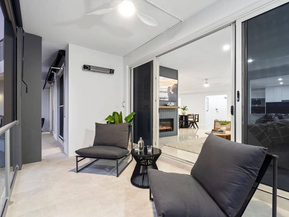 18 Canal Avenue, RUNAWAY BAY - Thumbnail 12