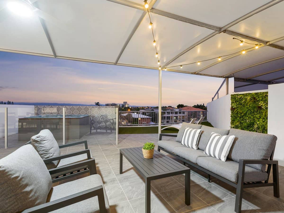 18 Canal Avenue, RUNAWAY BAY - Thumbnail 19