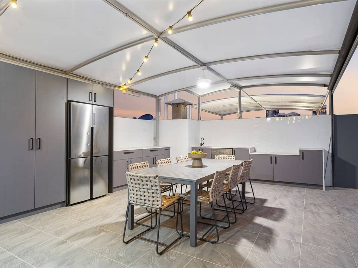 18 Canal Avenue, RUNAWAY BAY - Thumbnail 21