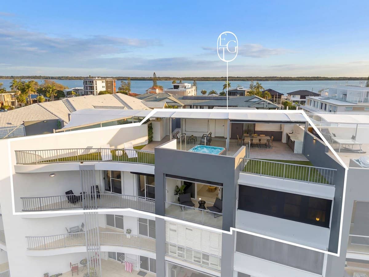 18 Canal Avenue, RUNAWAY BAY - Thumbnail 25