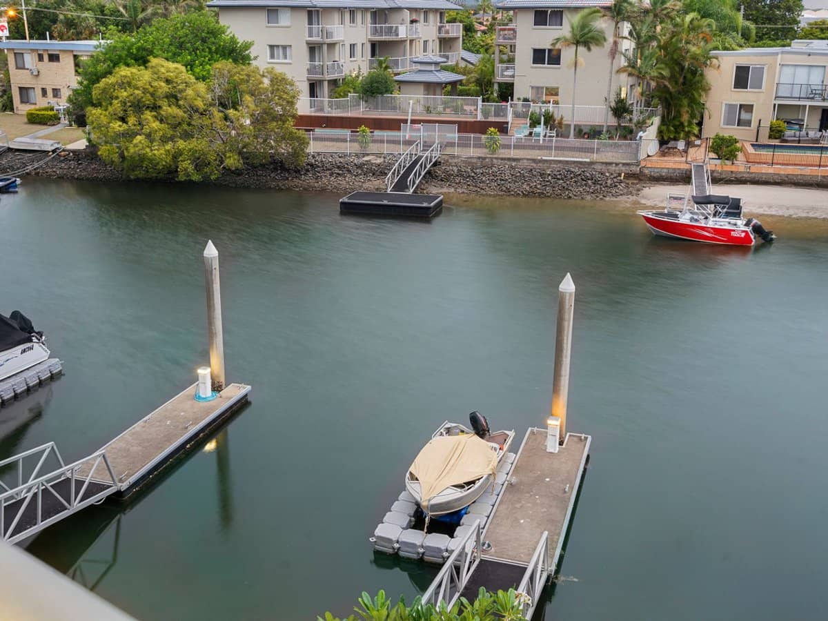 18 Canal Avenue, RUNAWAY BAY - Thumbnail 26