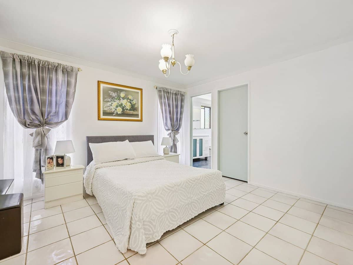 9 Darnay Road, Broadbeach Waters - Thumbnail 7