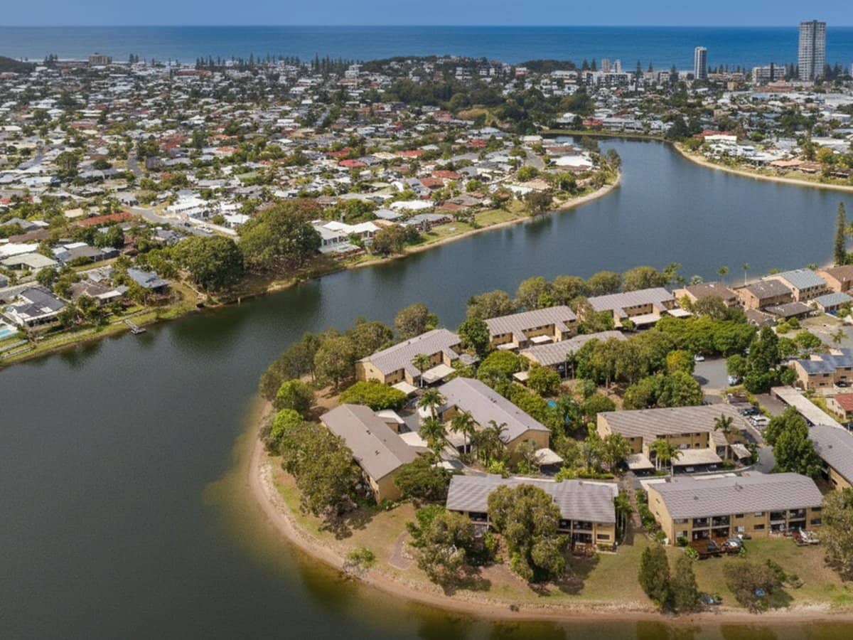 20-24 Barbet Place, Burleigh Waters - Thumbnail 1