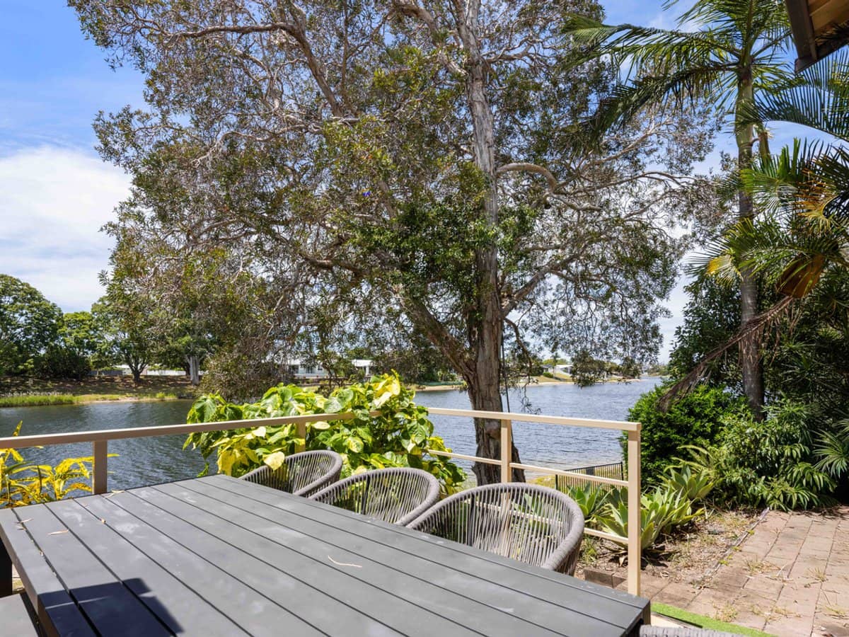 20-24 Barbet Place, Burleigh Waters - Thumbnail 2
