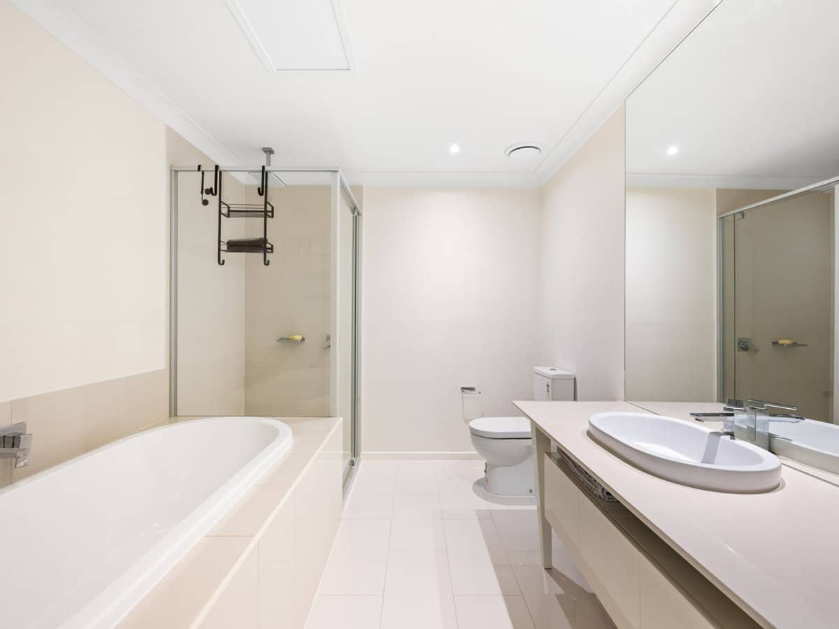 62 Easthill Drive, Robina - Thumbnail 13