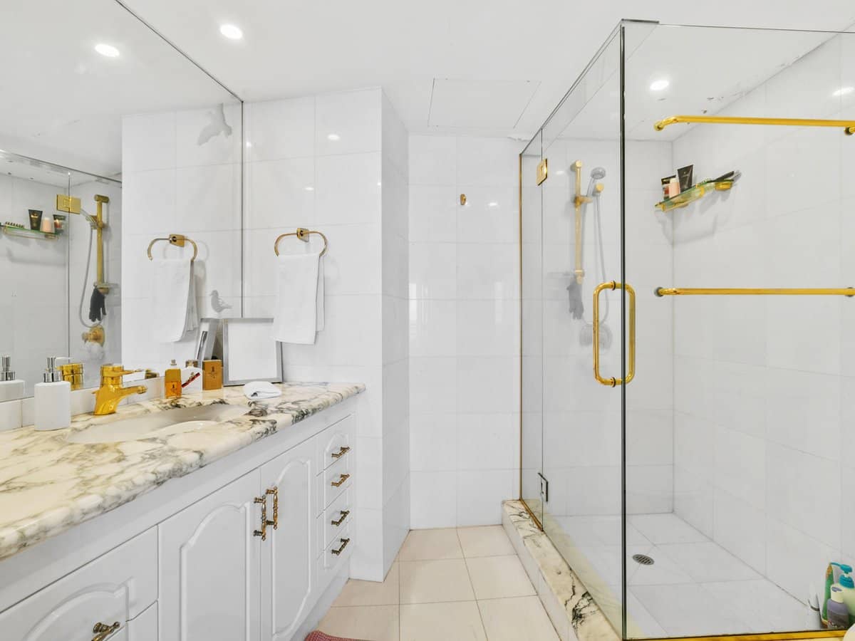 3 Cunningham Avenue, MAIN BEACH - Thumbnail 14