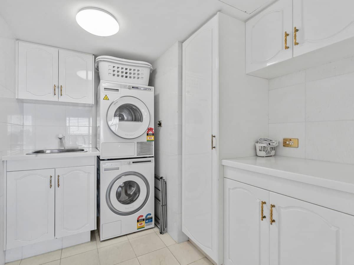 3 Cunningham Avenue, MAIN BEACH - Thumbnail 20