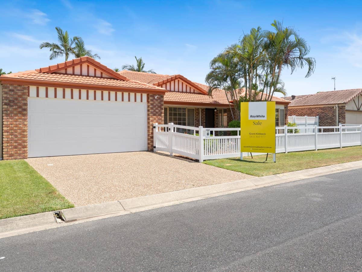 12 VANCOUVER Drive, ROBINA - Thumbnail 1