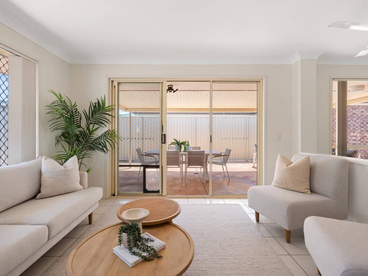 12 VANCOUVER Drive, ROBINA - Thumbnail 5