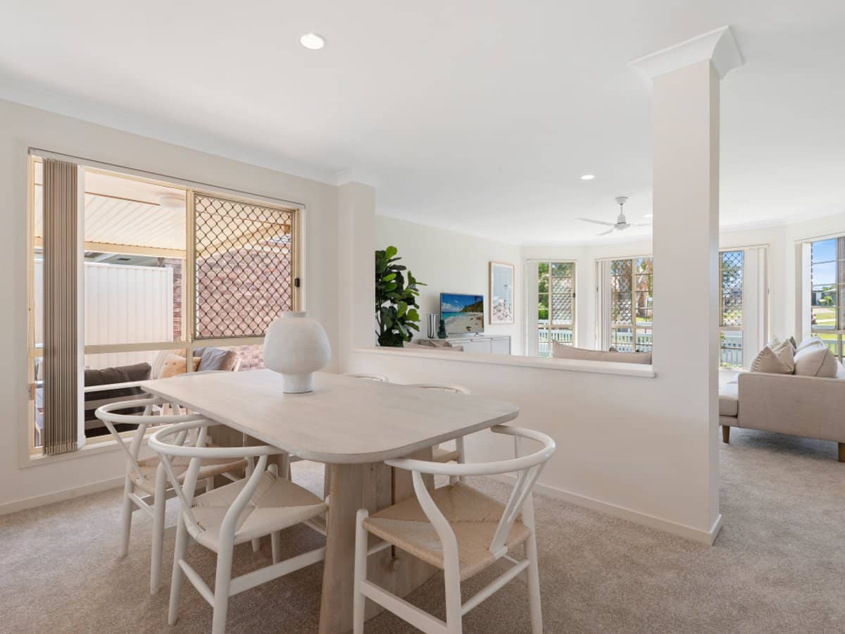 12 VANCOUVER Drive, ROBINA - Thumbnail 6