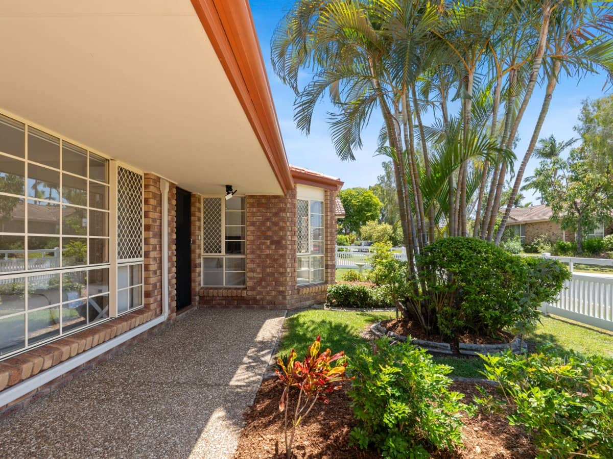 12 VANCOUVER Drive, ROBINA - Thumbnail 21