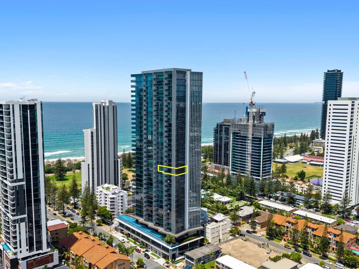 12 Philip Avenue, Broadbeach - Thumbnail 2