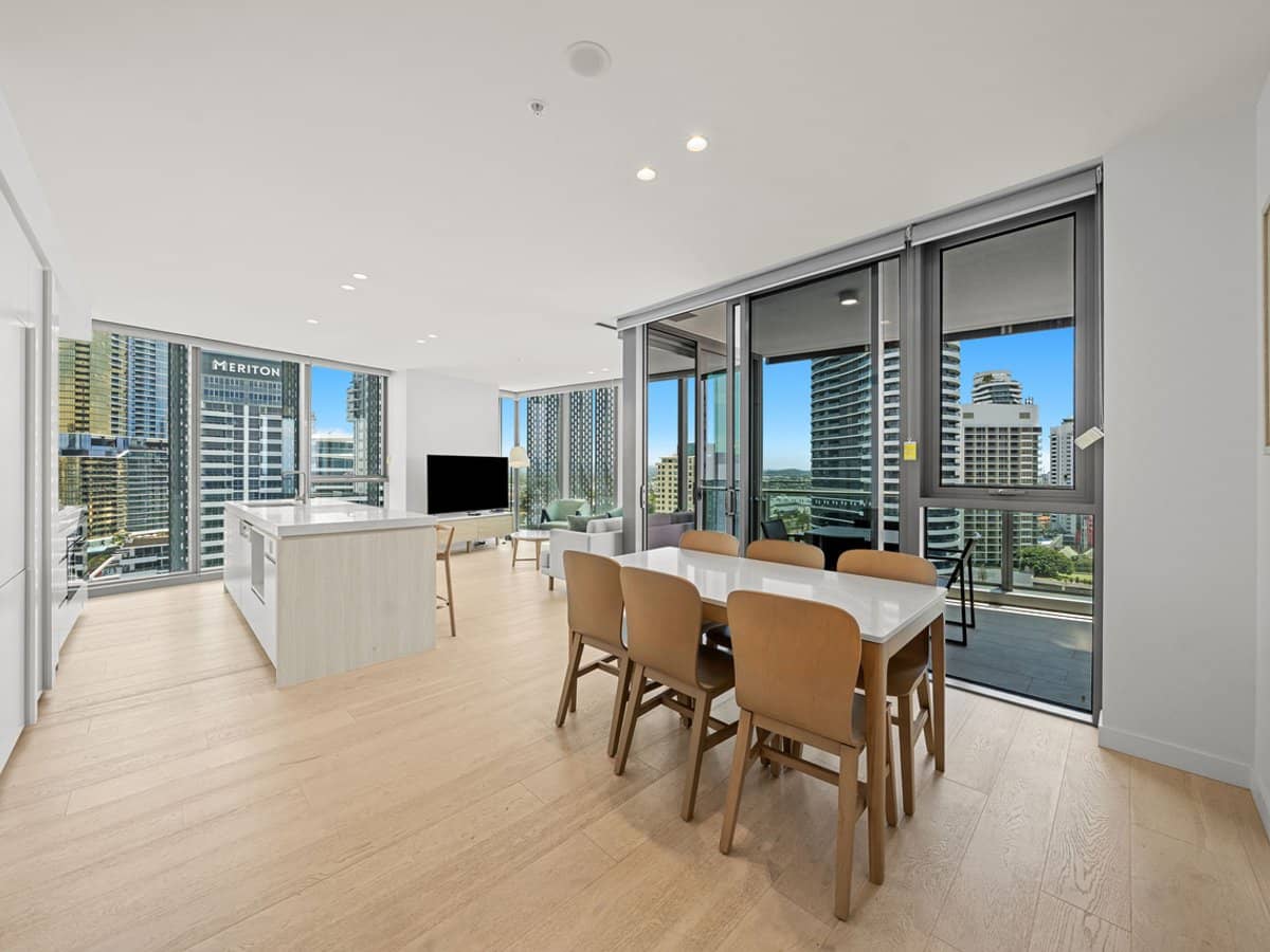 12 Philip Avenue, Broadbeach - Thumbnail 11
