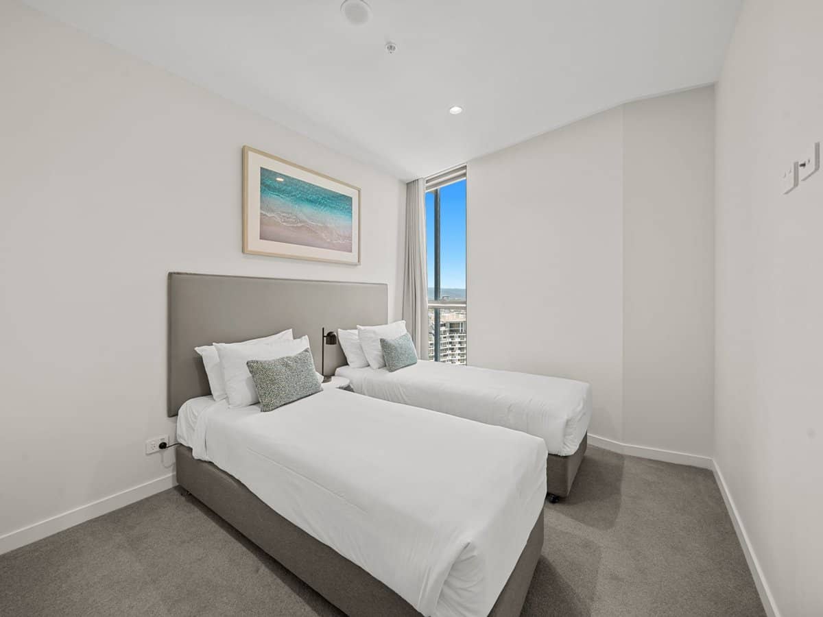 12 Philip Avenue, Broadbeach - Thumbnail 19