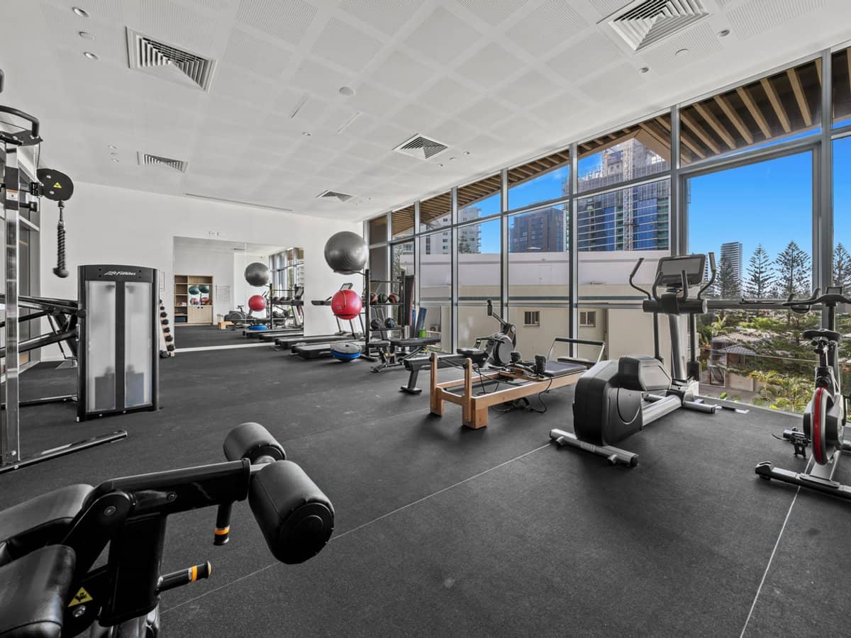 12 Philip Avenue, Broadbeach - Thumbnail 24