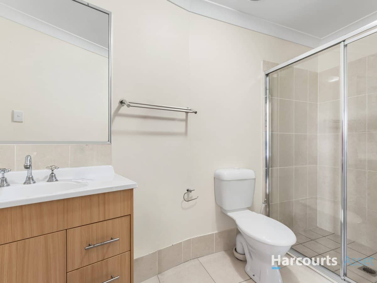 62-64 Milne Street, MOUNT WARREN PARK - Thumbnail 6