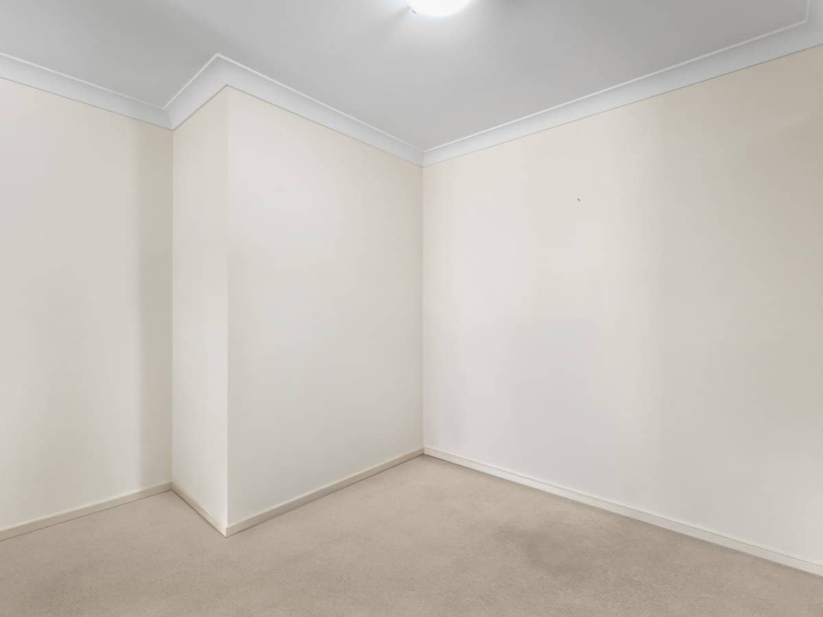 62-64 Milne Street, MOUNT WARREN PARK - Thumbnail 7