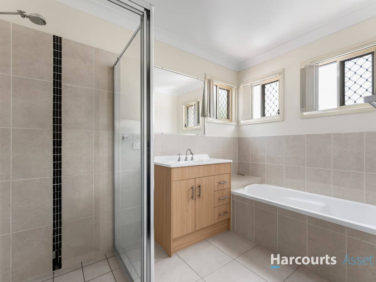 62-64 Milne Street, MOUNT WARREN PARK - Thumbnail 10