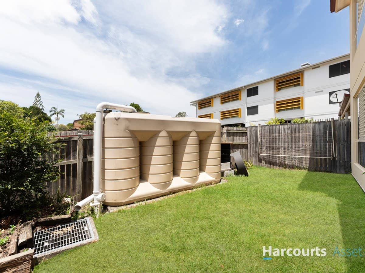 62-64 Milne Street, MOUNT WARREN PARK - Thumbnail 11