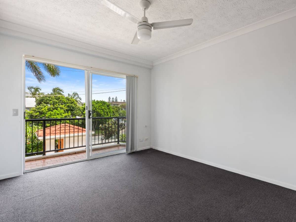 15-19 Surf Street, MERMAID BEACH - Thumbnail 3