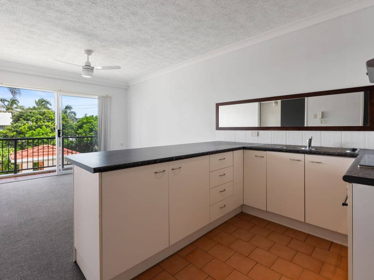 15-19 Surf Street, MERMAID BEACH - Thumbnail 5