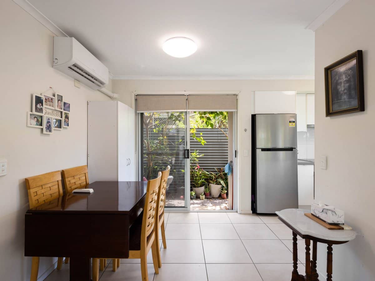 38 Howard Street, RUNAWAY BAY - Thumbnail 8